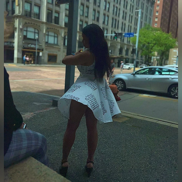 Hot Topic cursive script  📰 dress - Picture 9 of 12